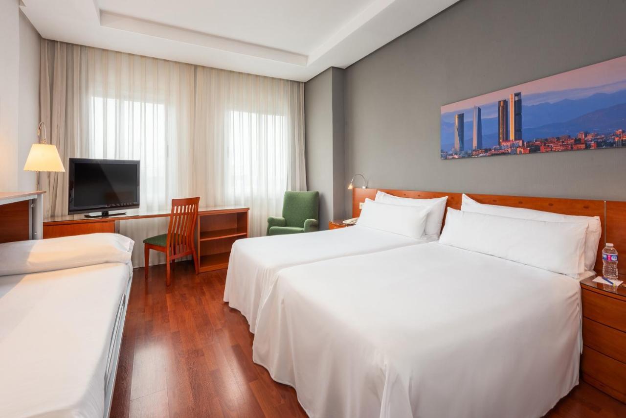 Hotel Madrid Chamartin, Affiliated By Melia מראה חיצוני תמונה